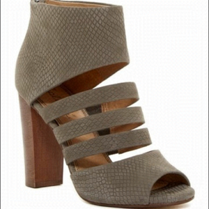 SPLENDID jackie cut out peep toe fine leather